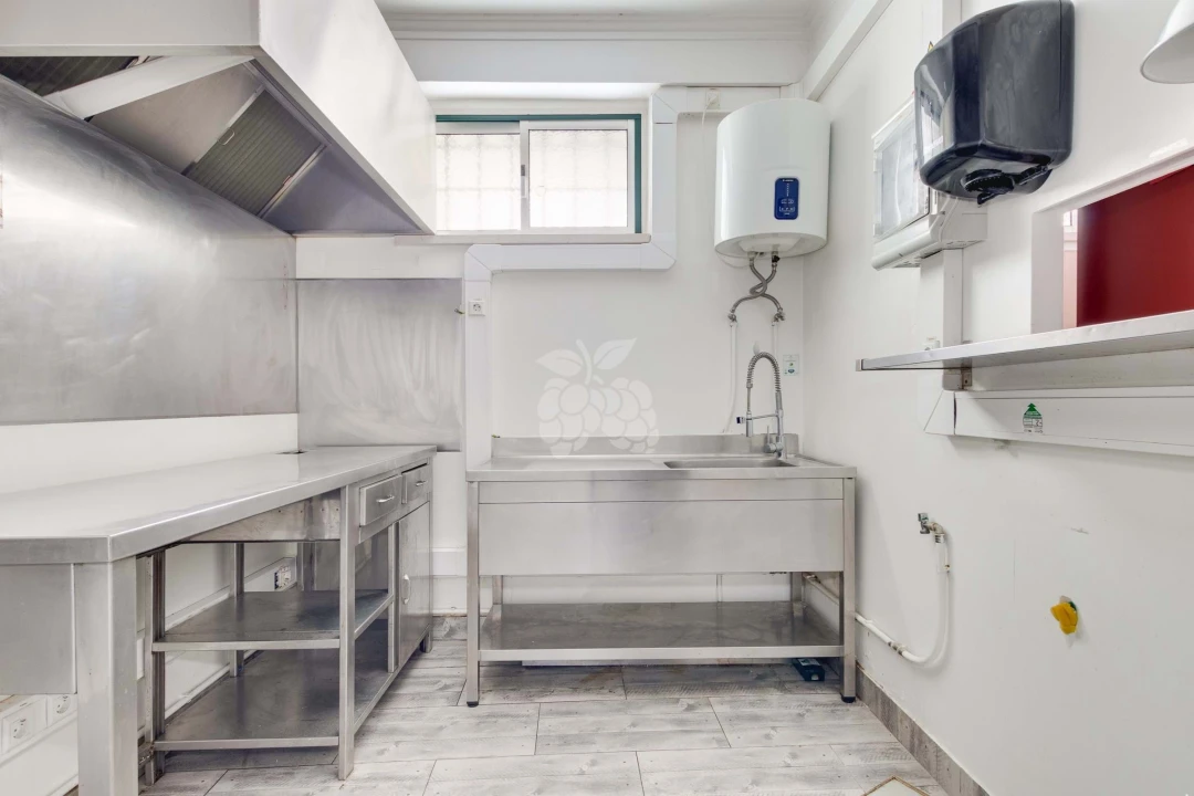 Negócio para Venda em Santo António Foto 18