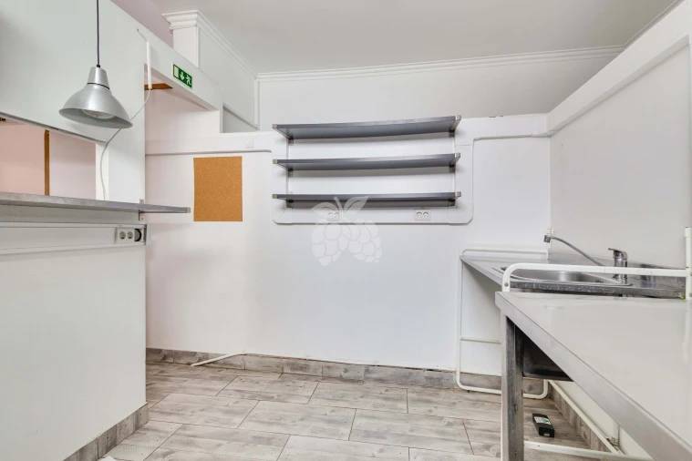 Negócio para Venda em Santo António Foto 19