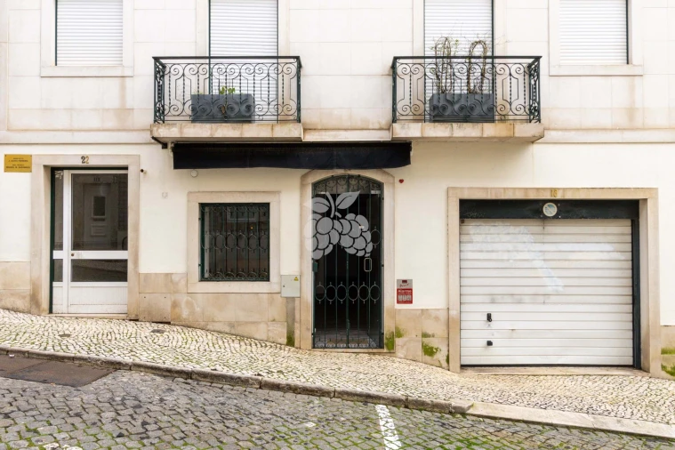 Negócio para Venda em Santo António Foto 3