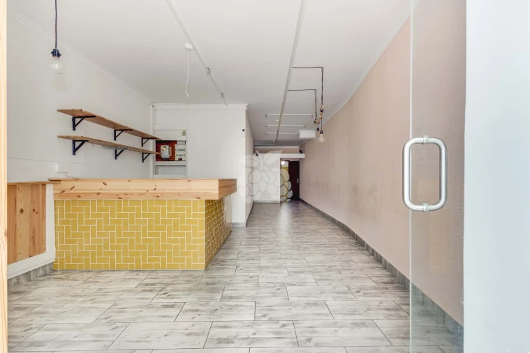 Negócio para Venda em Santo António Foto 6