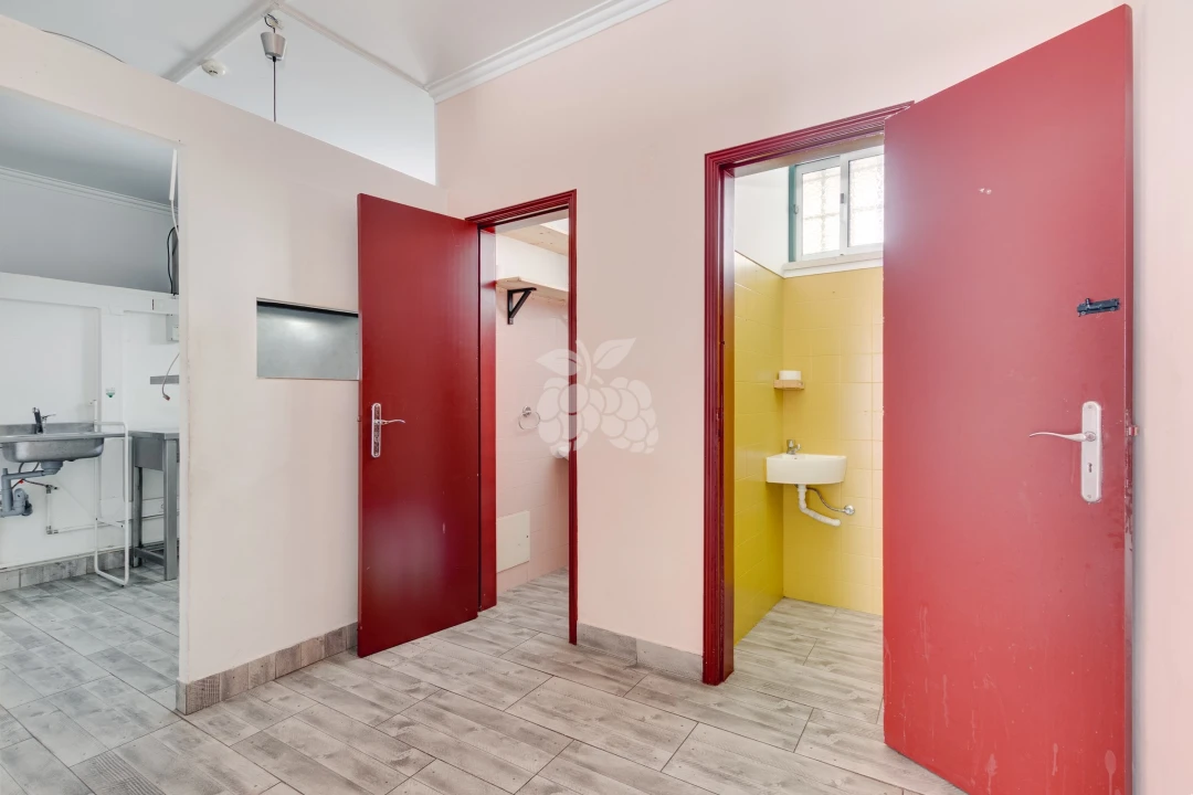 Negócio para Venda em Santo António Foto 14