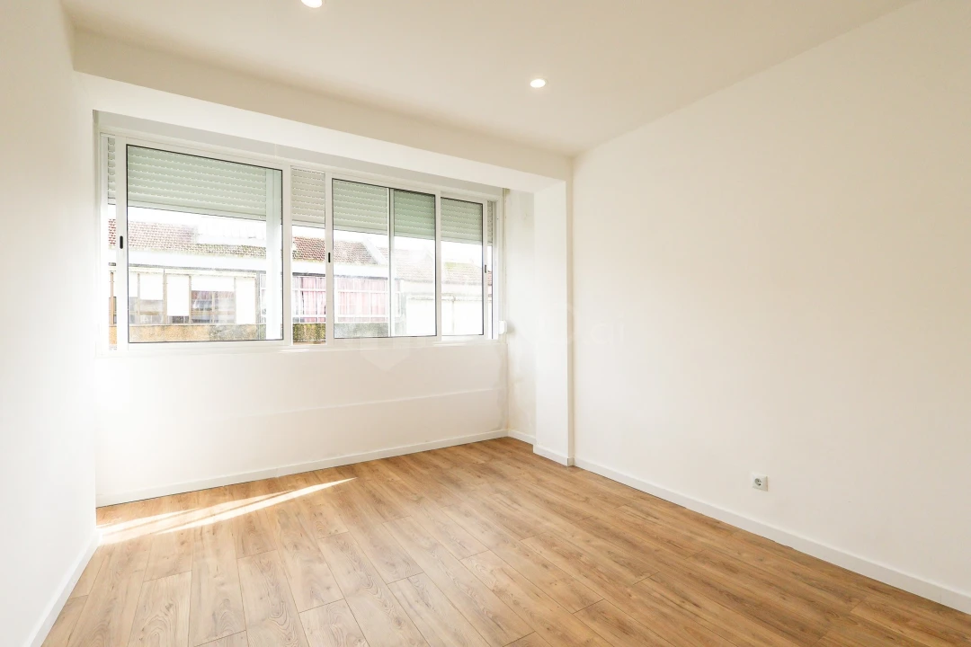 Apartamento T2 para Venda em Falagueira-Venda Nova Foto 9