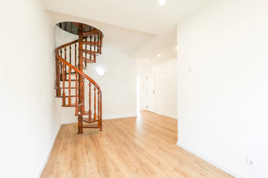 Apartamento T2 para Venda em Falagueira-Venda Nova Foto 17