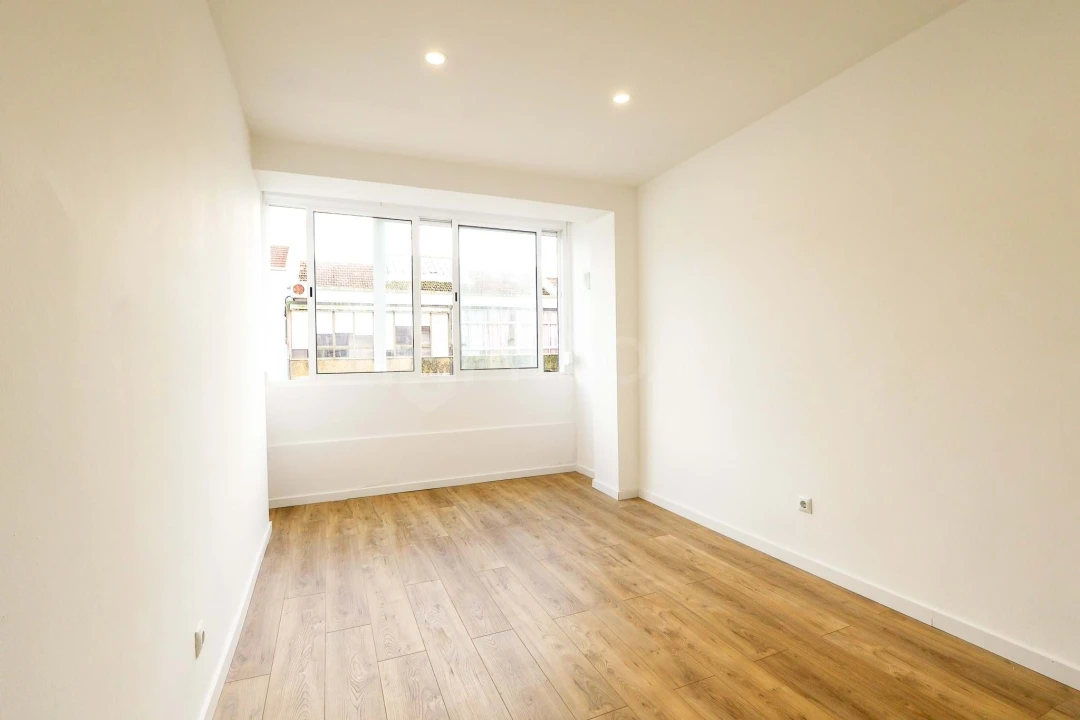 Apartamento T2 para Venda em Falagueira-Venda Nova Foto 14