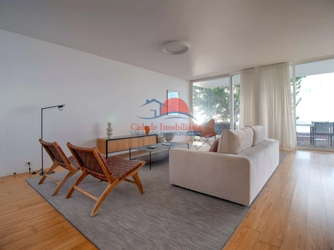 Moradia T4 para Venda em São Martinho Foto 4