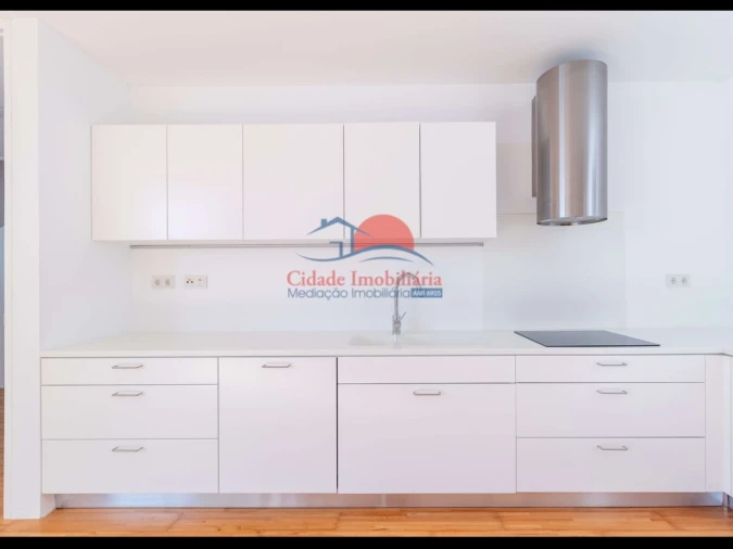 Moradia T4 para Venda em São Martinho Foto 8