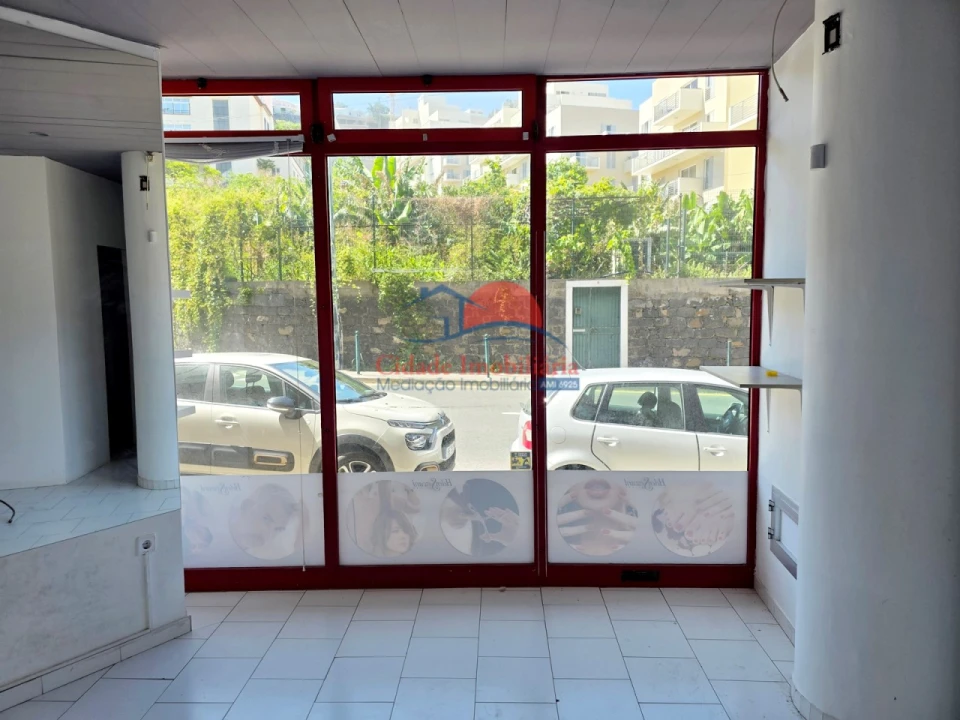 Loja para Arrendamento em São Martinho Foto 9