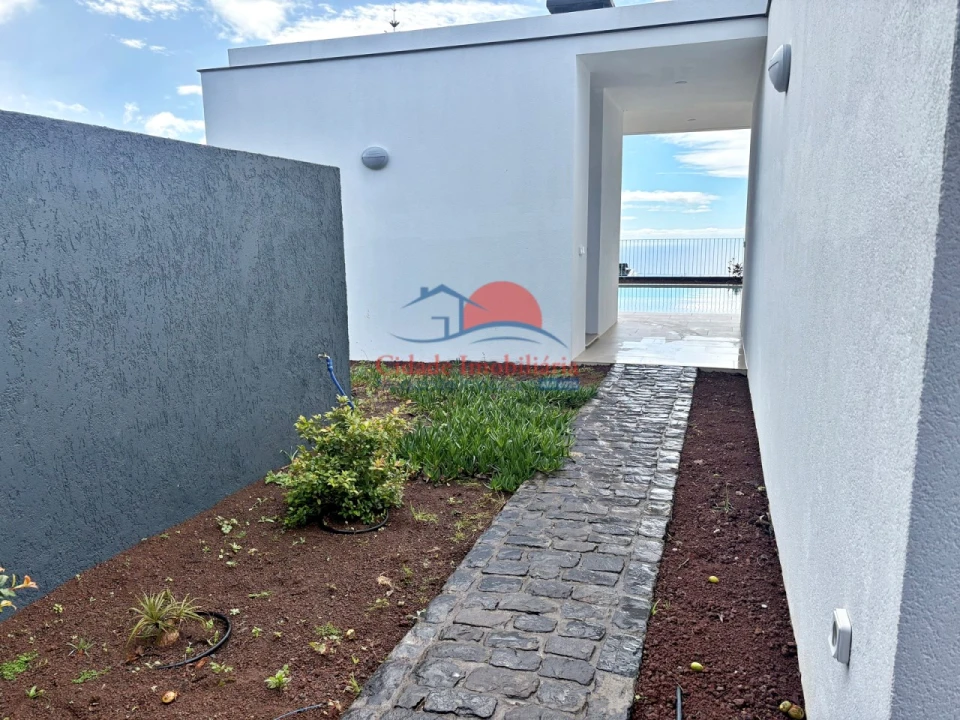 Moradia T3 para Venda em Estreito da Calheta Foto 10