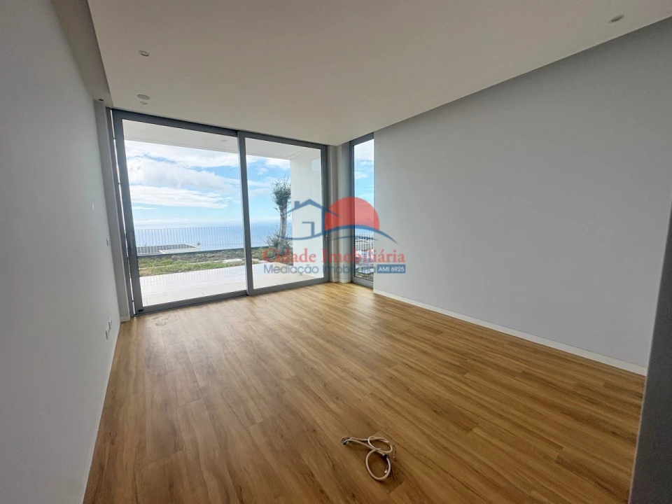 Moradia T3 para Venda em Estreito da Calheta Foto 36