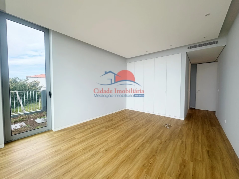 Moradia T3 para Venda em Estreito da Calheta Foto 37