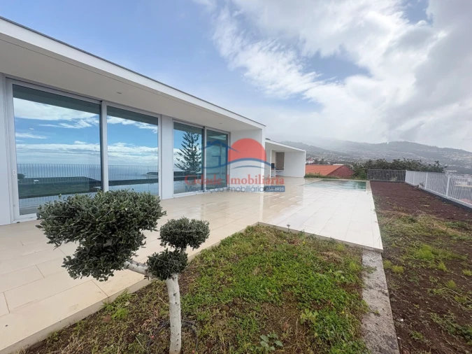 Moradia T3 para Venda em Estreito da Calheta Foto 9