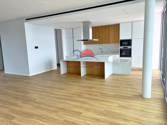 Moradia T3 para Venda em Estreito da Calheta Foto 16