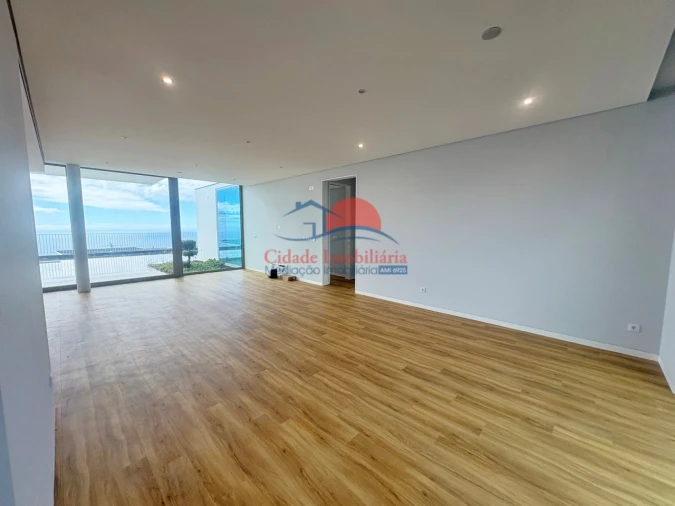 Moradia T3 para Venda em Estreito da Calheta Foto 23