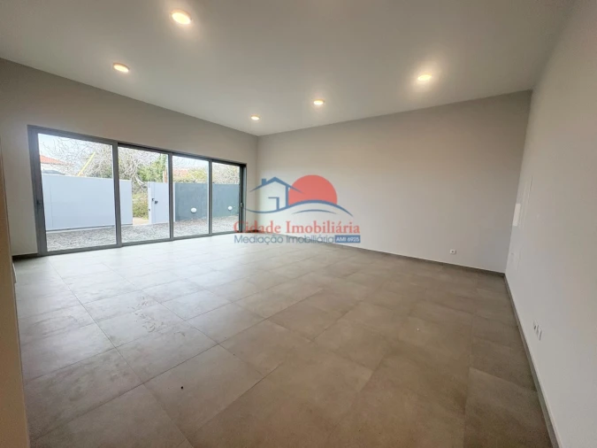 Moradia T3 para Venda em Estreito da Calheta Foto 40