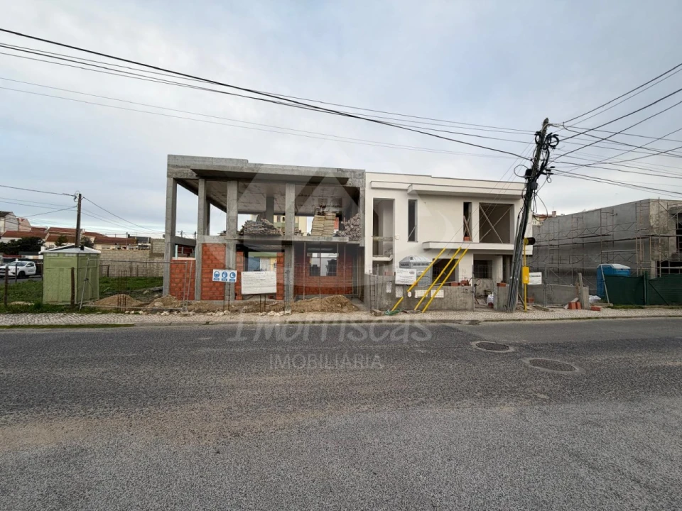 Moradia T3 para Venda em Santa Iria de Azoia, São João da Talha e Bobadela Foto 4