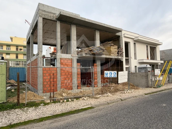 Moradia T3 para Venda em Santa Iria de Azoia, São João da Talha e Bobadela