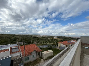 Moradia T6 para Venda em Santa Iria de Azoia, São João da Talha e Bobadela