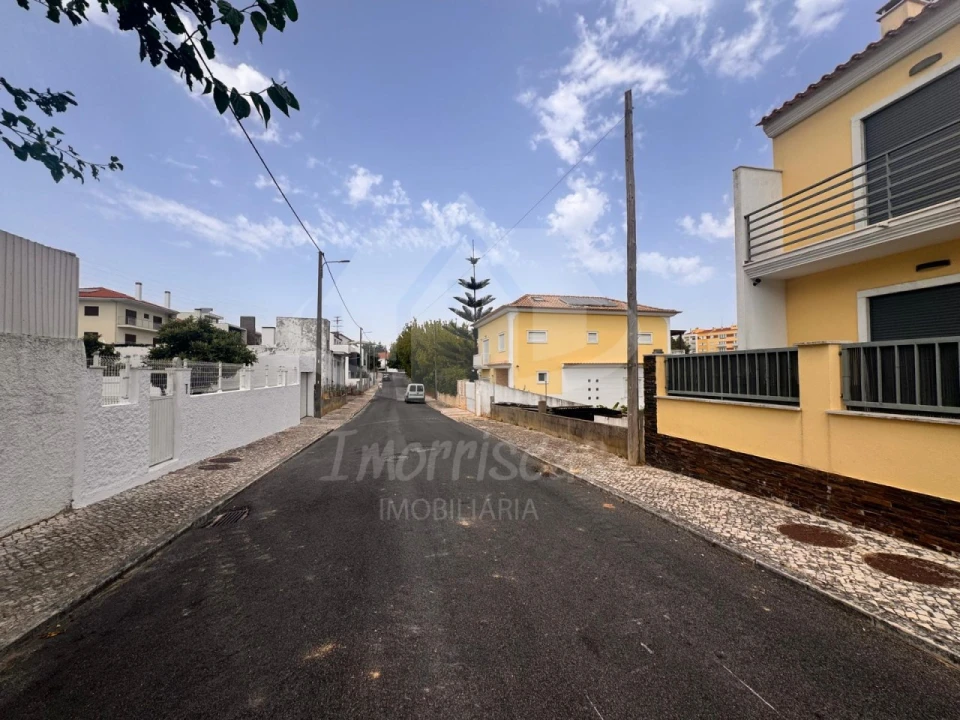 Moradia T5 para Venda em Santa Iria de Azoia, São João da Talha e Bobadela Foto 11