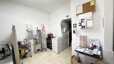 Negócio para Cedência de Quotas em Camarate, Unhos e Apelação