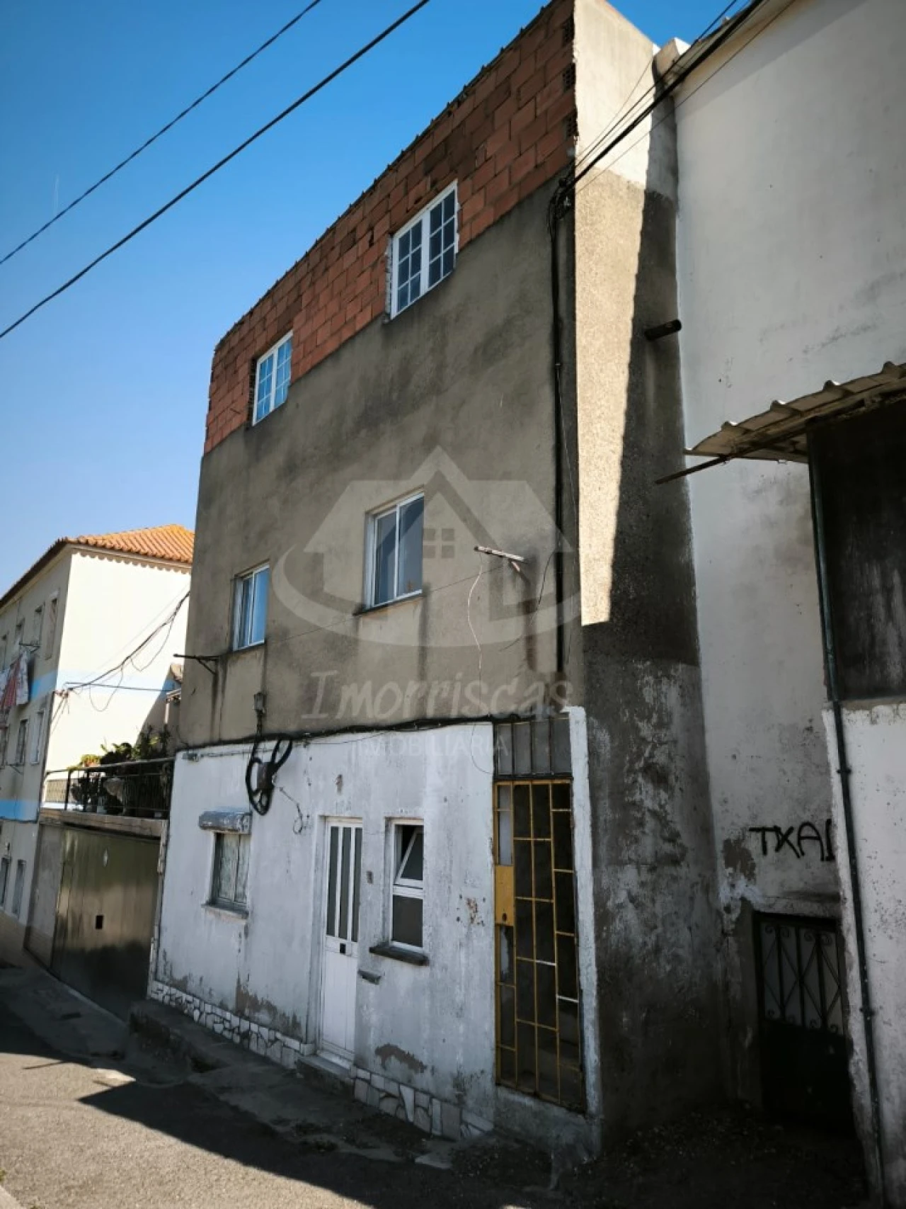 Prédio para Venda em Camarate, Unhos e Apelação Foto 1