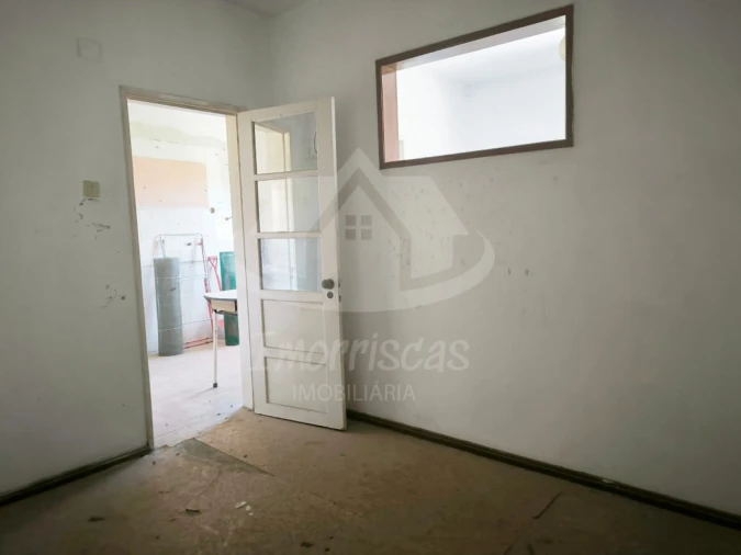 Prédio para Venda em Camarate, Unhos e Apelação Foto 6