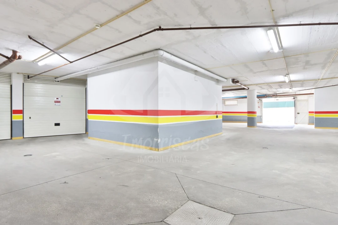 Apartamento T4 para Venda em Santo Antão e São Julião do Tojal Foto 27