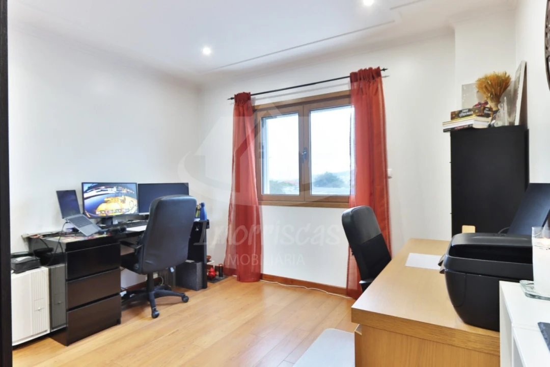 Apartamento T4 para Venda em Santo Antão e São Julião do Tojal Foto 21