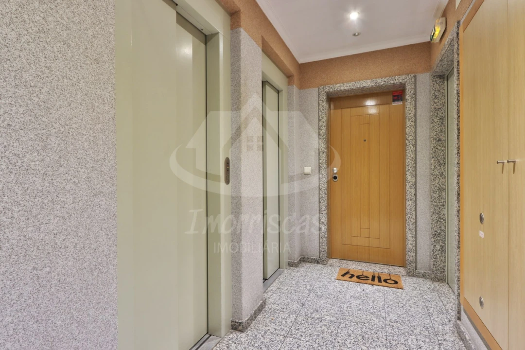 Apartamento T2 para Venda em Santa Iria de Azoia, São João da Talha e Bobadela Foto 17