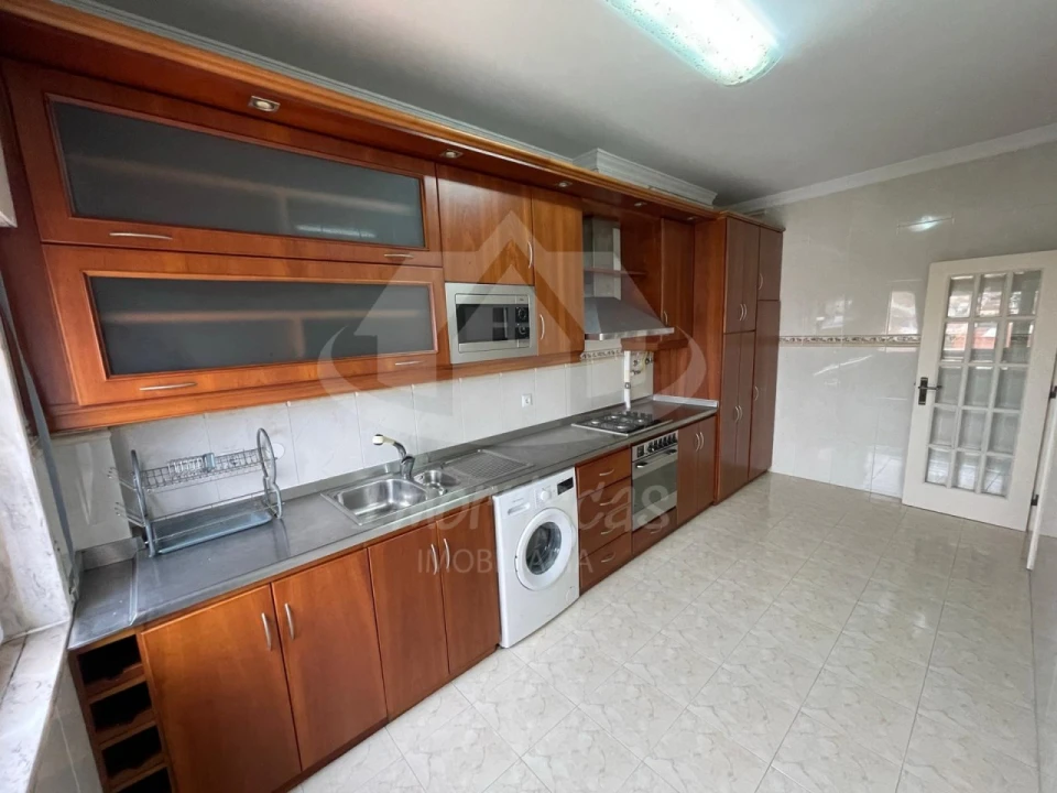 Apartamento T3 para Venda em Santa Iria de Azoia, São João da Talha e Bobadela Foto 9