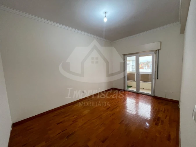 Apartamento T3 para Venda em Santa Iria de Azoia, São João da Talha e Bobadela Foto 3