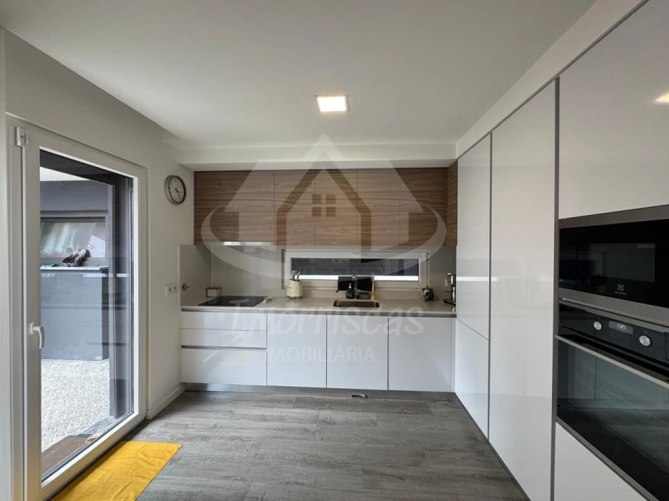 Moradia T5 para Venda em Santa Iria de Azoia, São João da Talha e Bobadela Foto 8