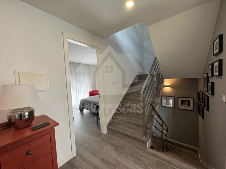 Moradia T5 para Venda em Santa Iria de Azoia, São João da Talha e Bobadela Foto 15