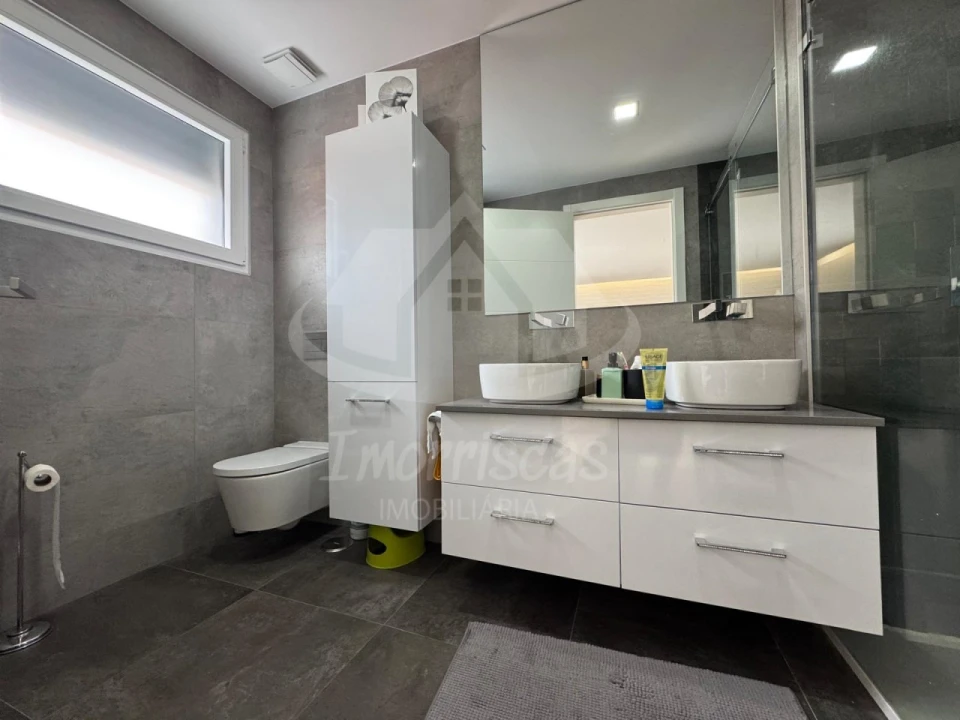 Moradia T5 para Venda em Santa Iria de Azoia, São João da Talha e Bobadela Foto 22