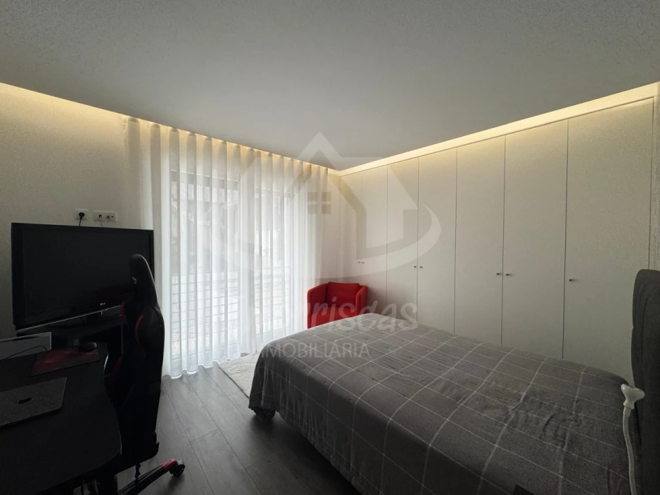 Moradia T5 para Venda em Santa Iria de Azoia, São João da Talha e Bobadela Foto 30