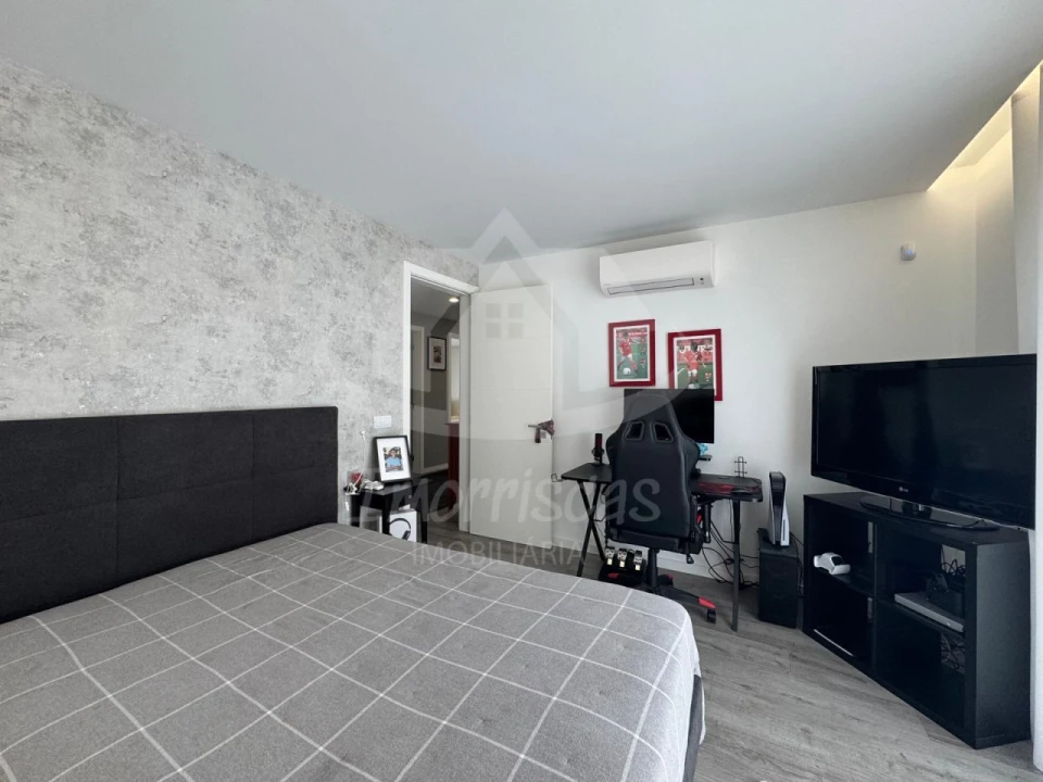 Moradia T5 para Venda em Santa Iria de Azoia, São João da Talha e Bobadela Foto 31