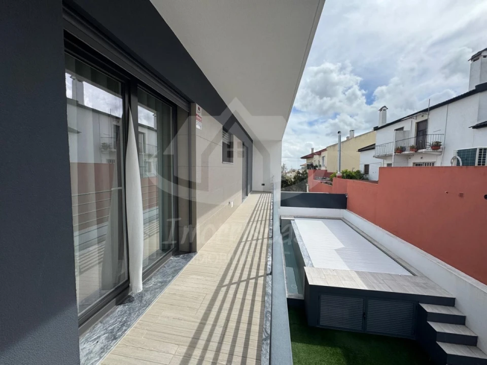 Moradia T5 para Venda em Santa Iria de Azoia, São João da Talha e Bobadela Foto 40