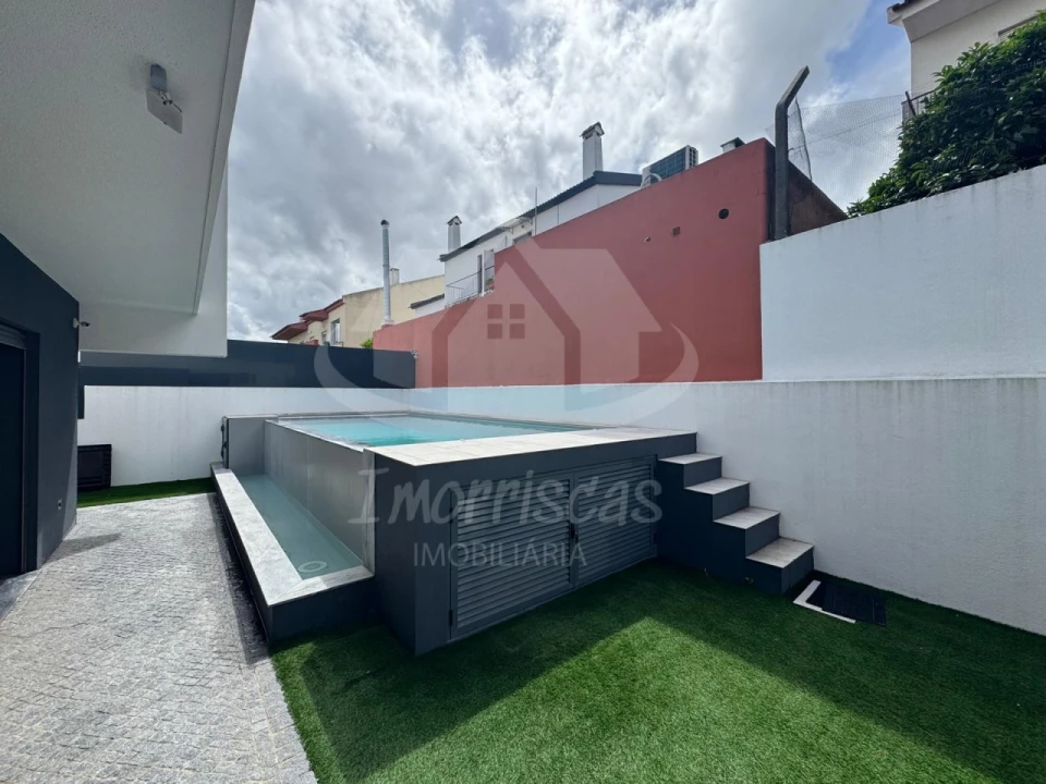 Moradia T5 para Venda em Santa Iria de Azoia, São João da Talha e Bobadela Foto 43