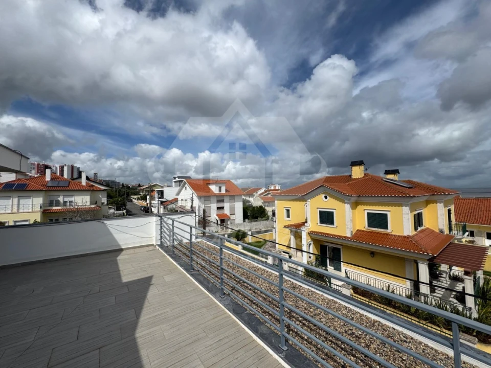 Moradia T5 para Venda em Santa Iria de Azoia, São João da Talha e Bobadela Foto 50