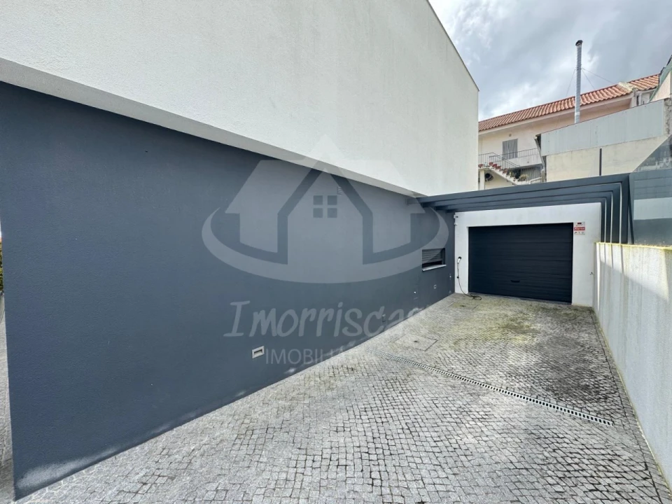 Moradia T5 para Venda em Santa Iria de Azoia, São João da Talha e Bobadela Foto 56