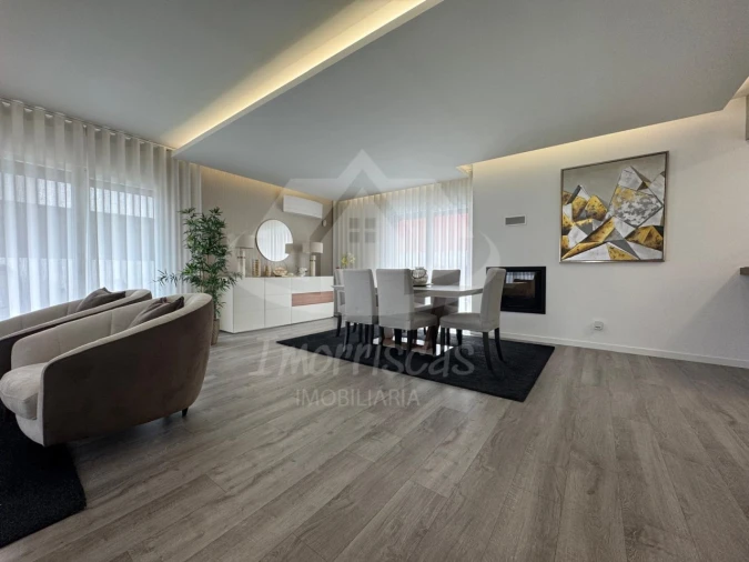 Moradia T5 para Venda em Santa Iria de Azoia, São João da Talha e Bobadela Foto 5