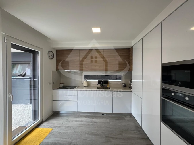 Moradia T5 para Venda em Santa Iria de Azoia, São João da Talha e Bobadela Foto 8