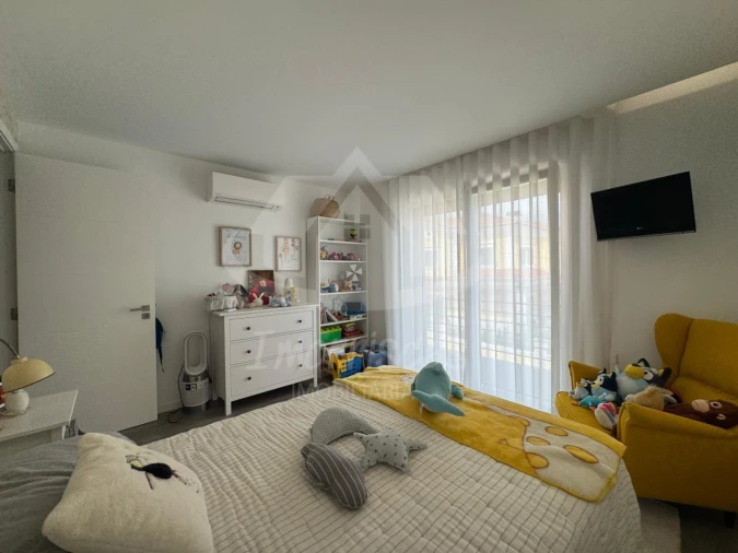 Moradia T5 para Venda em Santa Iria de Azoia, São João da Talha e Bobadela Foto 35