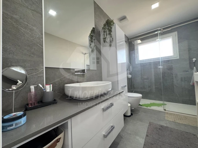 Moradia T5 para Venda em Santa Iria de Azoia, São João da Talha e Bobadela Foto 37