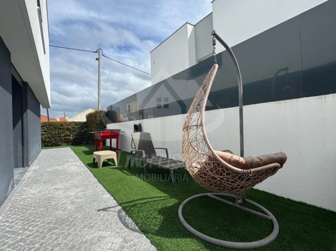 Moradia T5 para Venda em Santa Iria de Azoia, São João da Talha e Bobadela Foto 46