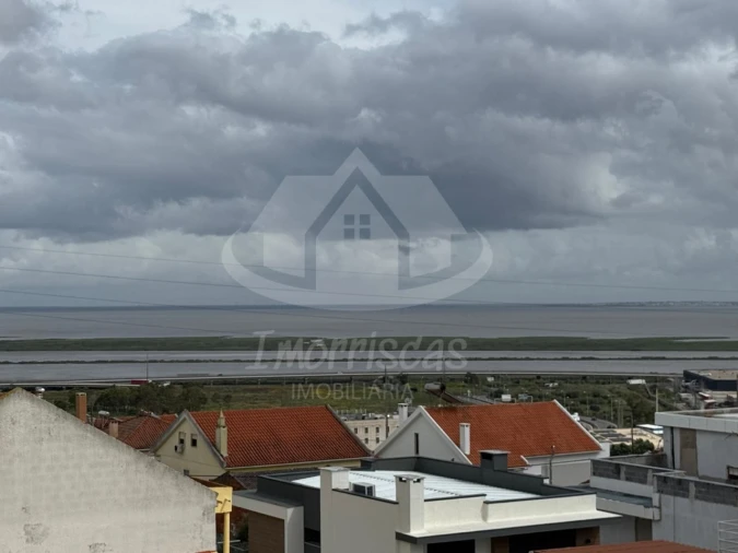 Moradia T5 para Venda em Santa Iria de Azoia, São João da Talha e Bobadela Foto 51