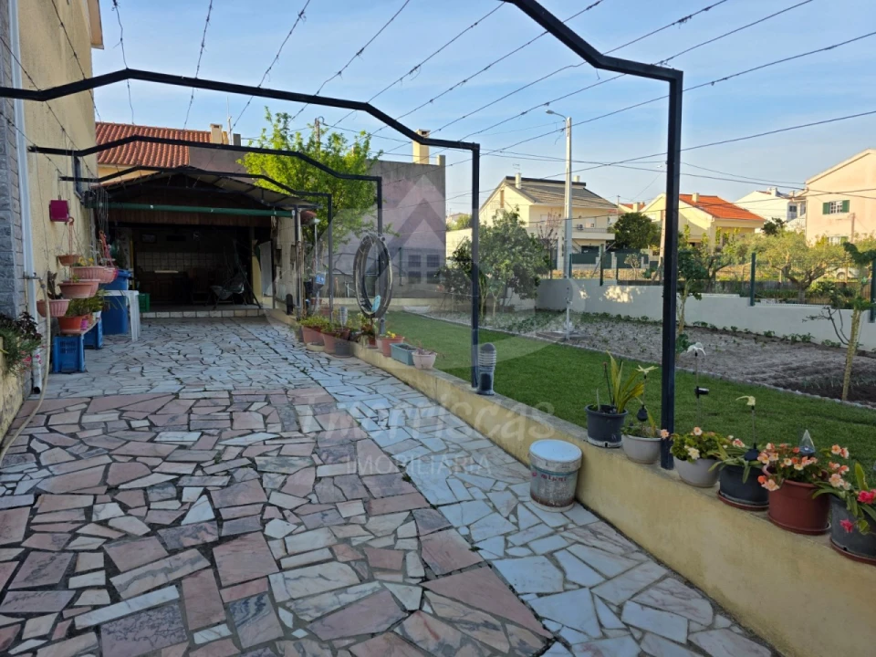 Prédio para Venda em Santa Iria de Azoia, São João da Talha e Bobadela Foto 7