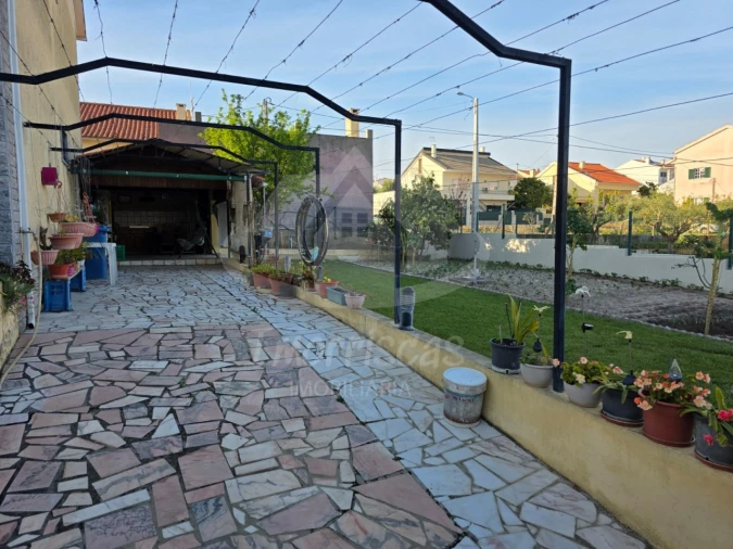 Prédio para Venda em Santa Iria de Azoia, São João da Talha e Bobadela Foto 7