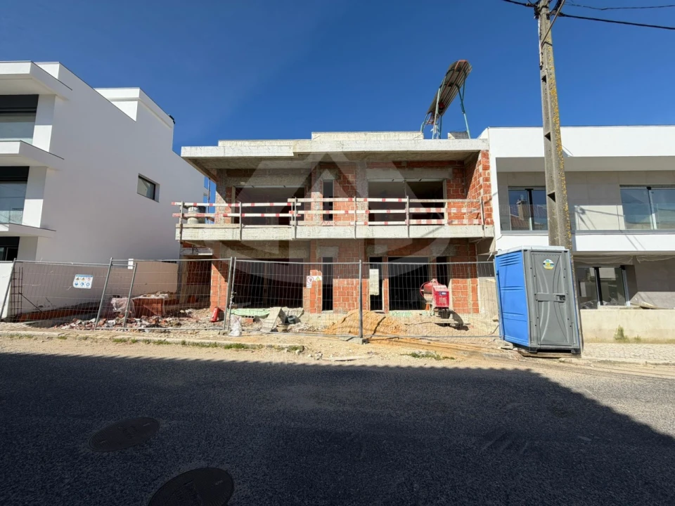 Moradia T5 para Venda em Santa Iria de Azoia, São João da Talha e Bobadela Foto 1