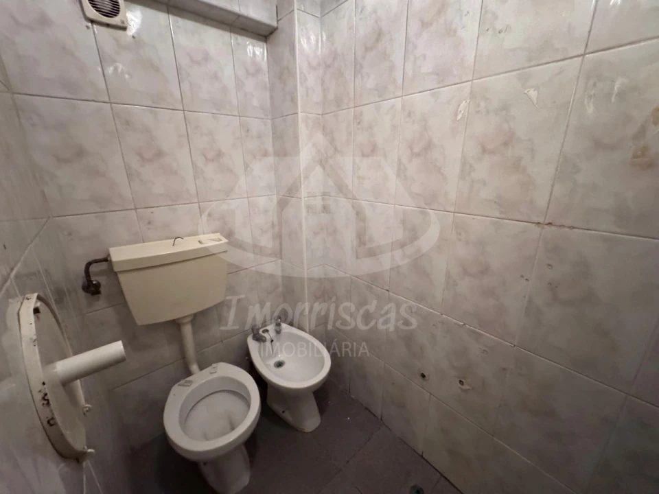 Loja para Venda em Vialonga Foto 10