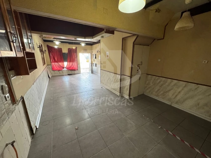 Loja para Venda em Vialonga Foto 4